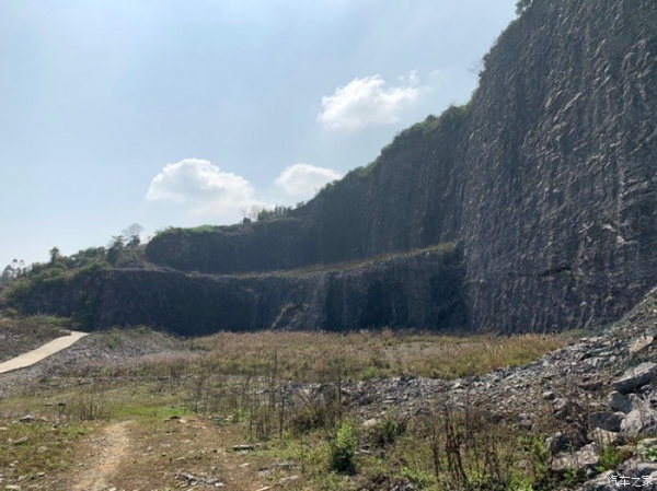 吉林广西巴马桂玛矿业有限公司弄腊方解石矿露天开采工程